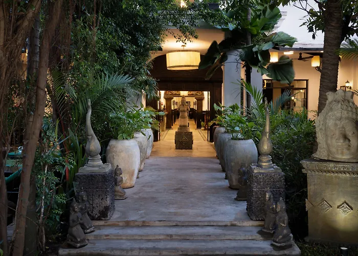 Hotel The Community - 4*