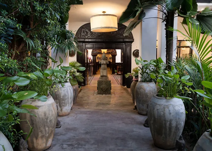 Hotel The Community - 4*