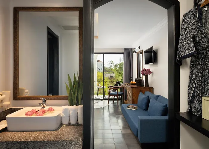 Hotel The Community - 4*